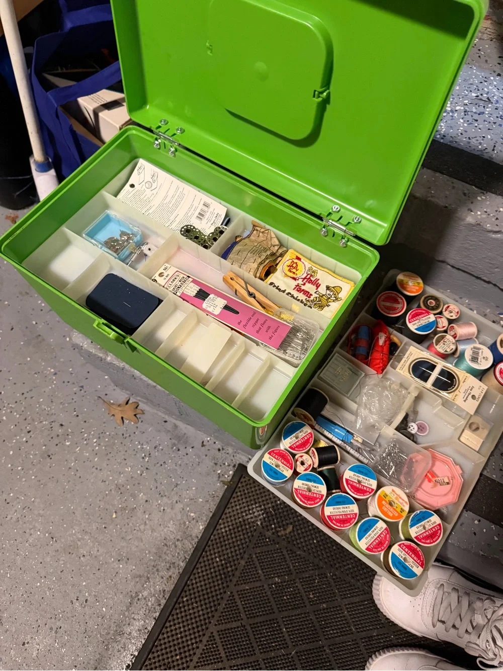 Simplicity Bright Green Sewing & Craft Storage Box